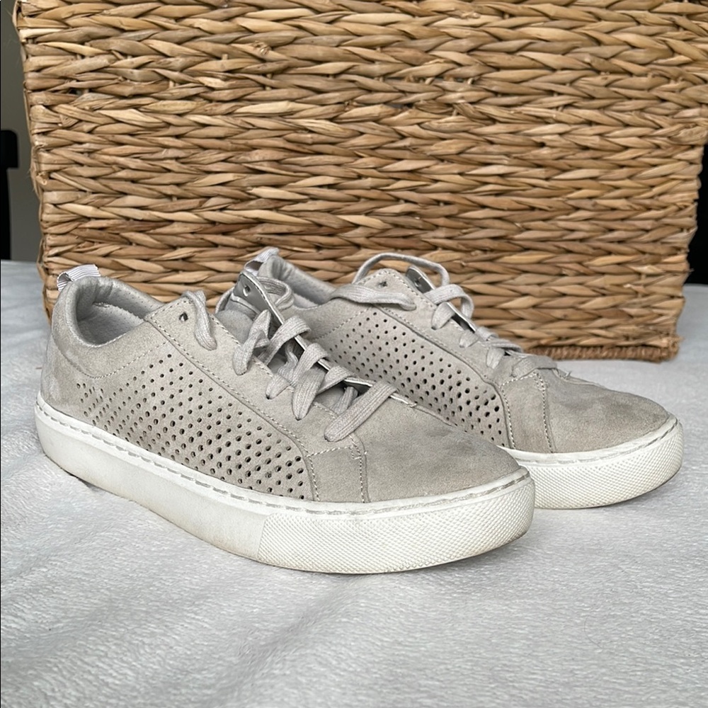 Dr Scholls Suede Gray Laser Cut Design Tan Color Size 8 Sneakers